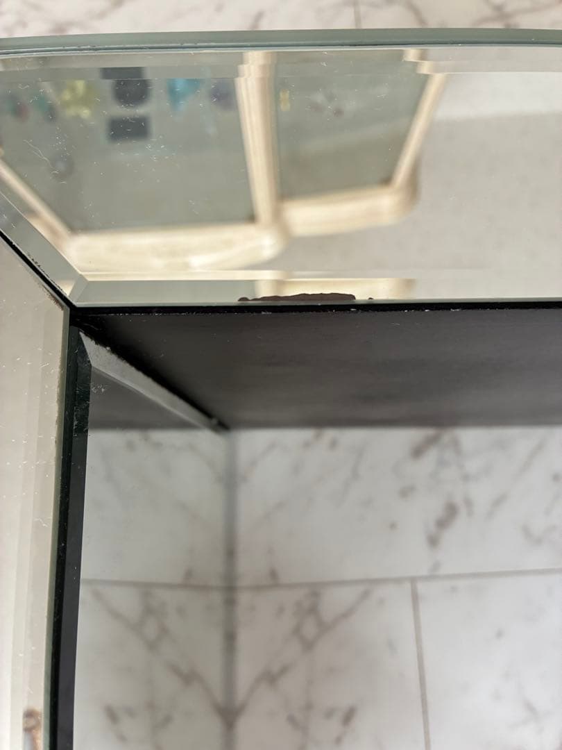 ミラーテーブル