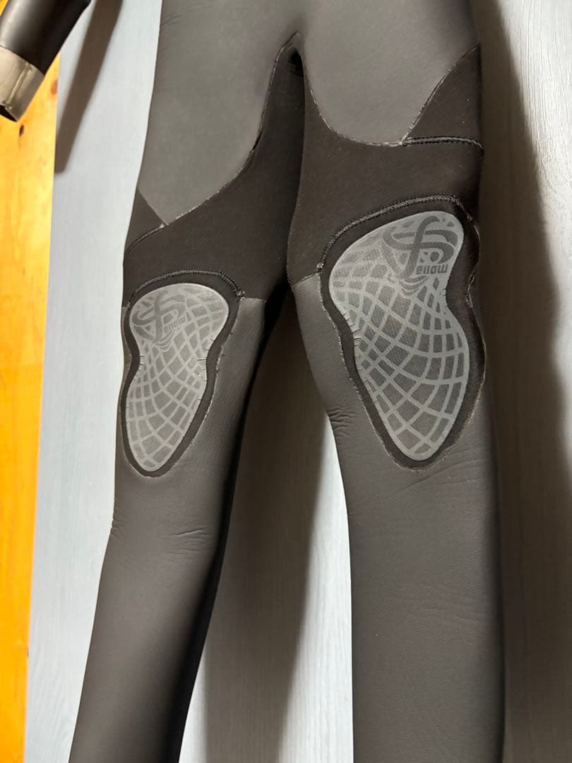 FELLON SURF☆ウエットスーツ（140㎝）