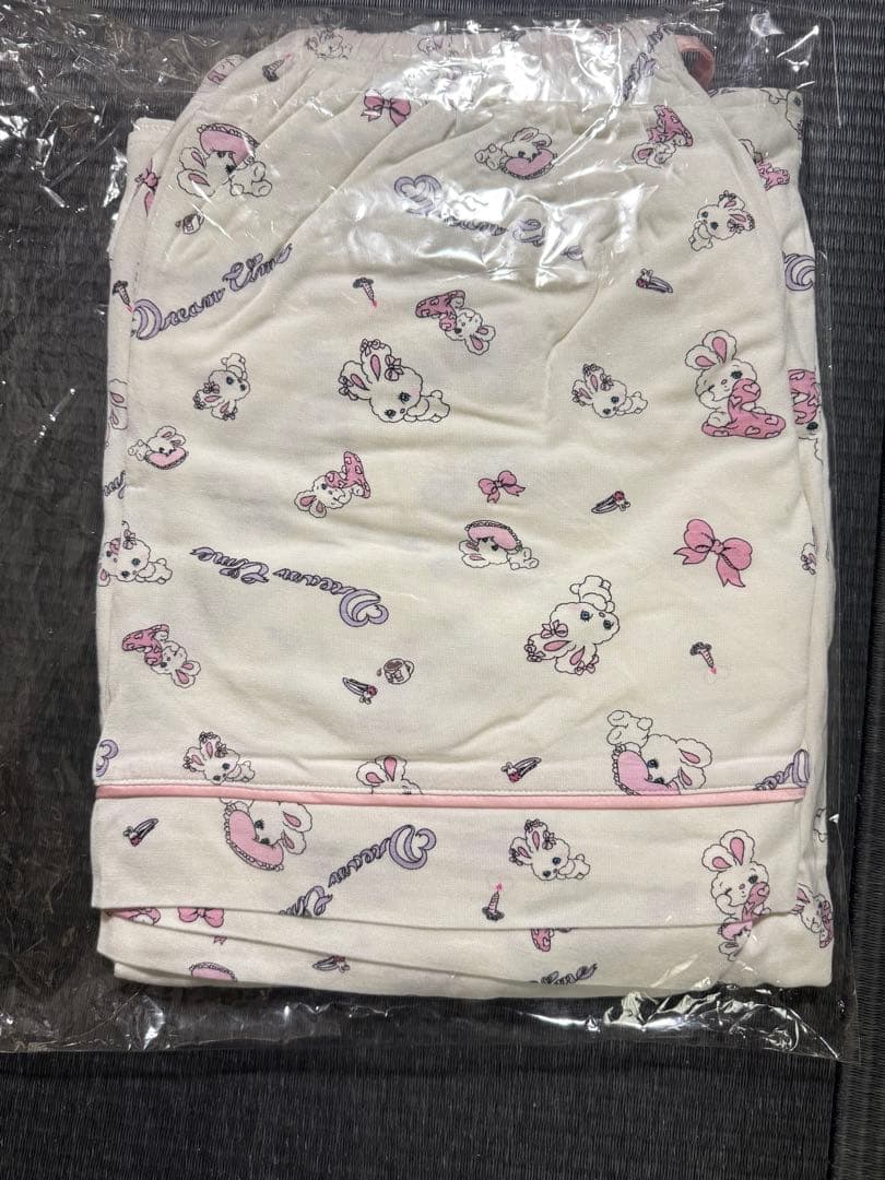 新品未使用　SNIDEL カットプリントシャツ×ショートパンツ　フリーサイズ