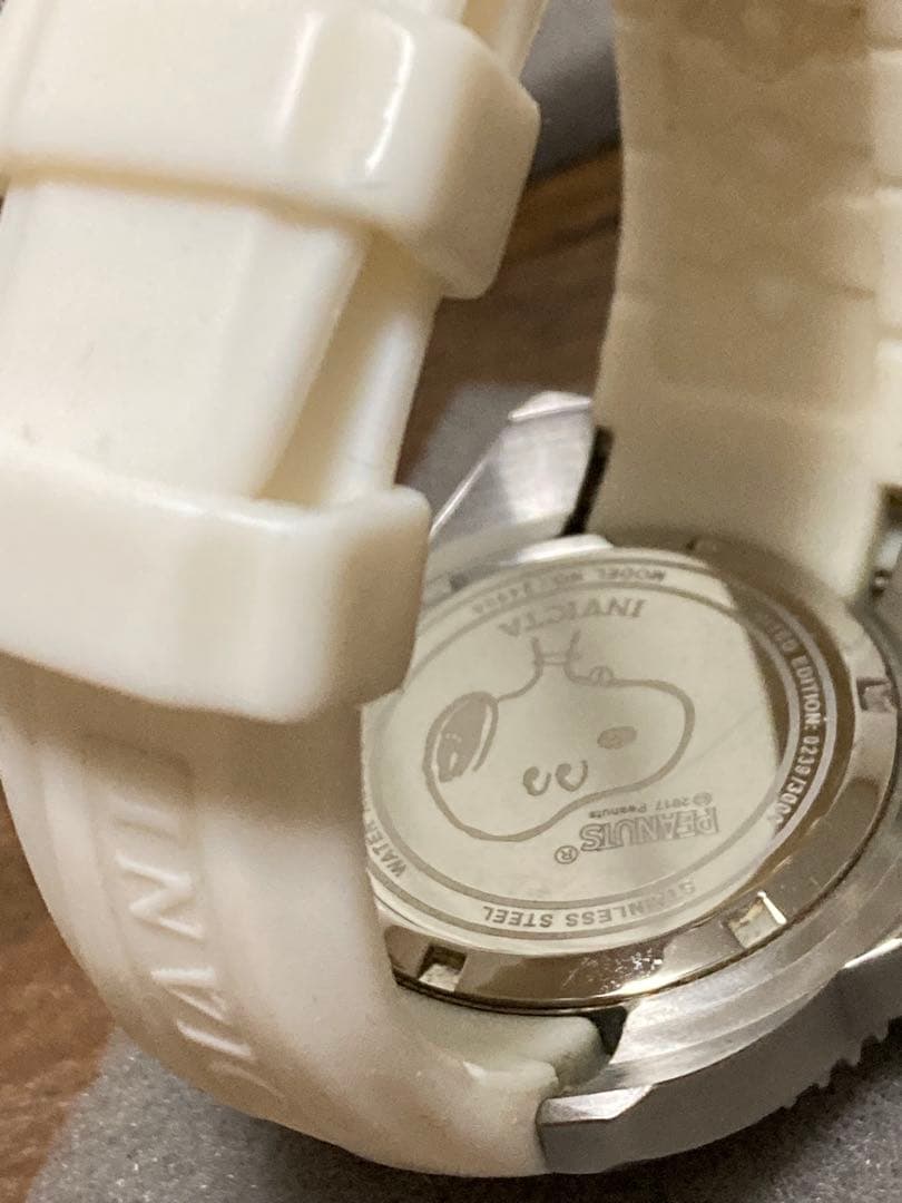 INVICTA SNOOPY 腕時計 ホワイト/シルバー