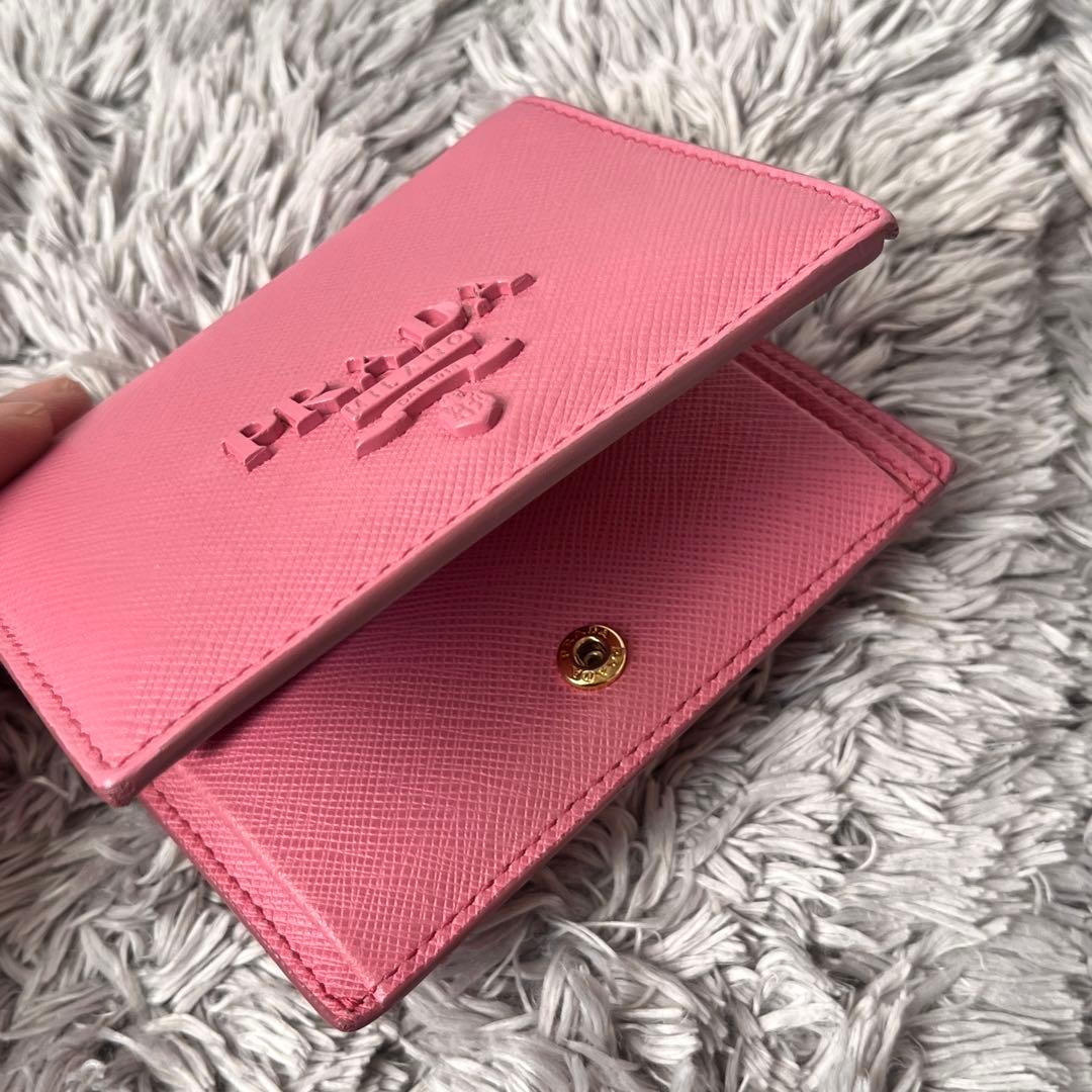 PRADA✨シャイン　折り財布　サフィアーノ　大きめロゴ　ピンク　レディース