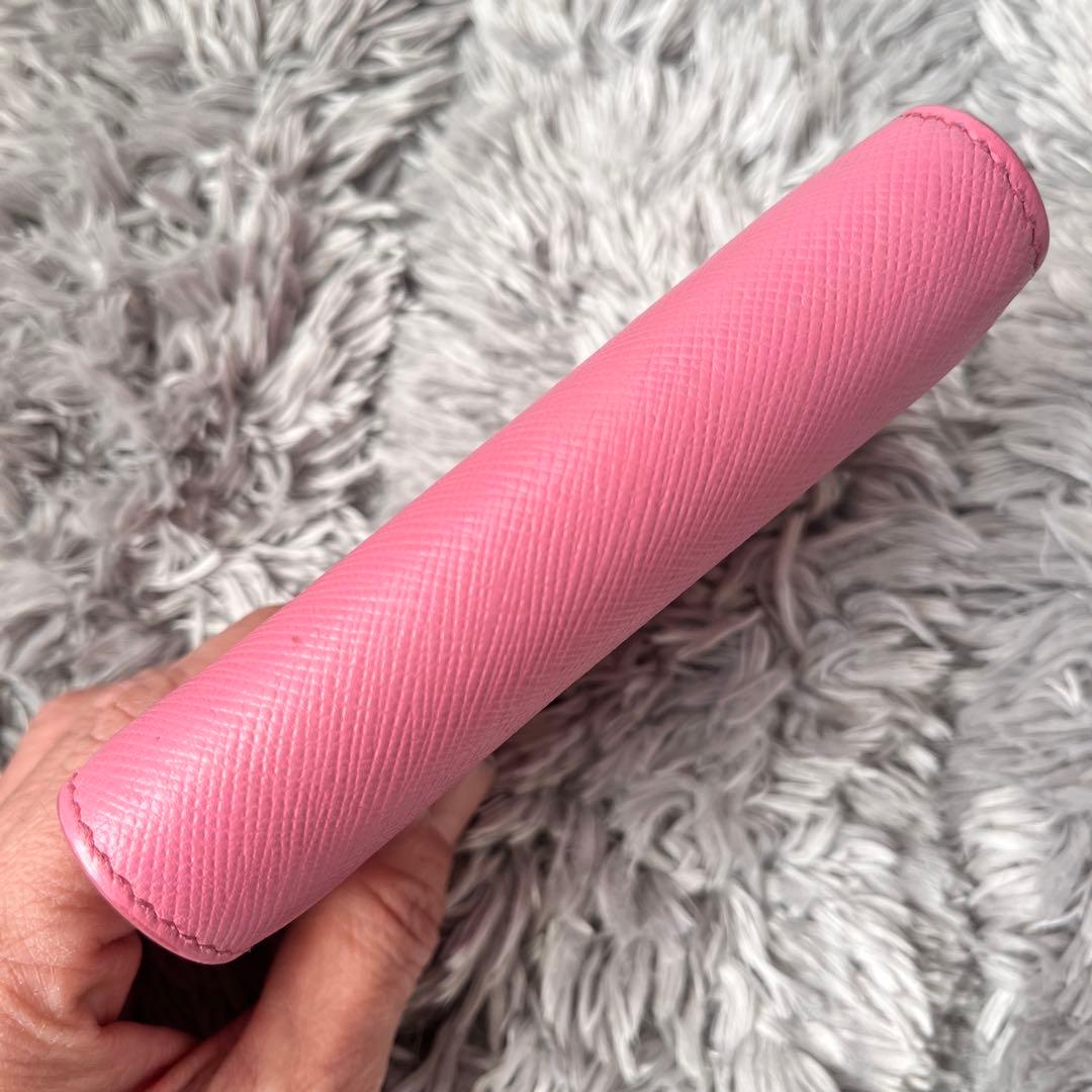 PRADA✨シャイン　折り財布　サフィアーノ　大きめロゴ　ピンク　レディース