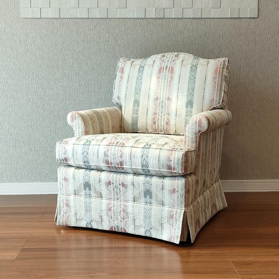 〈美品〉トーマスビル　一人掛けソファ　米国製　クッション付き①