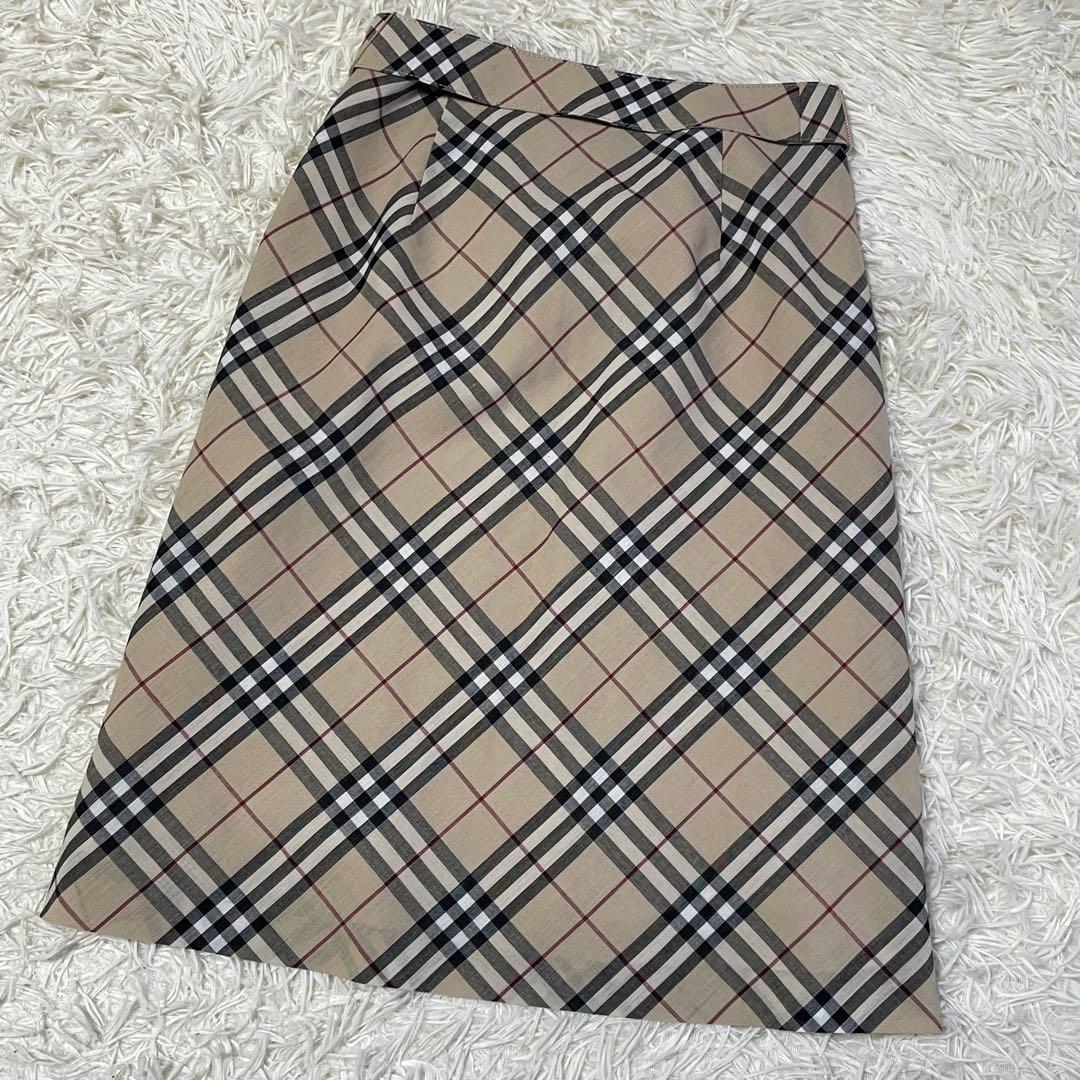 【美品】バーバリーブルーレーベル スカート ベルト付き ノバチェック 38 薄手