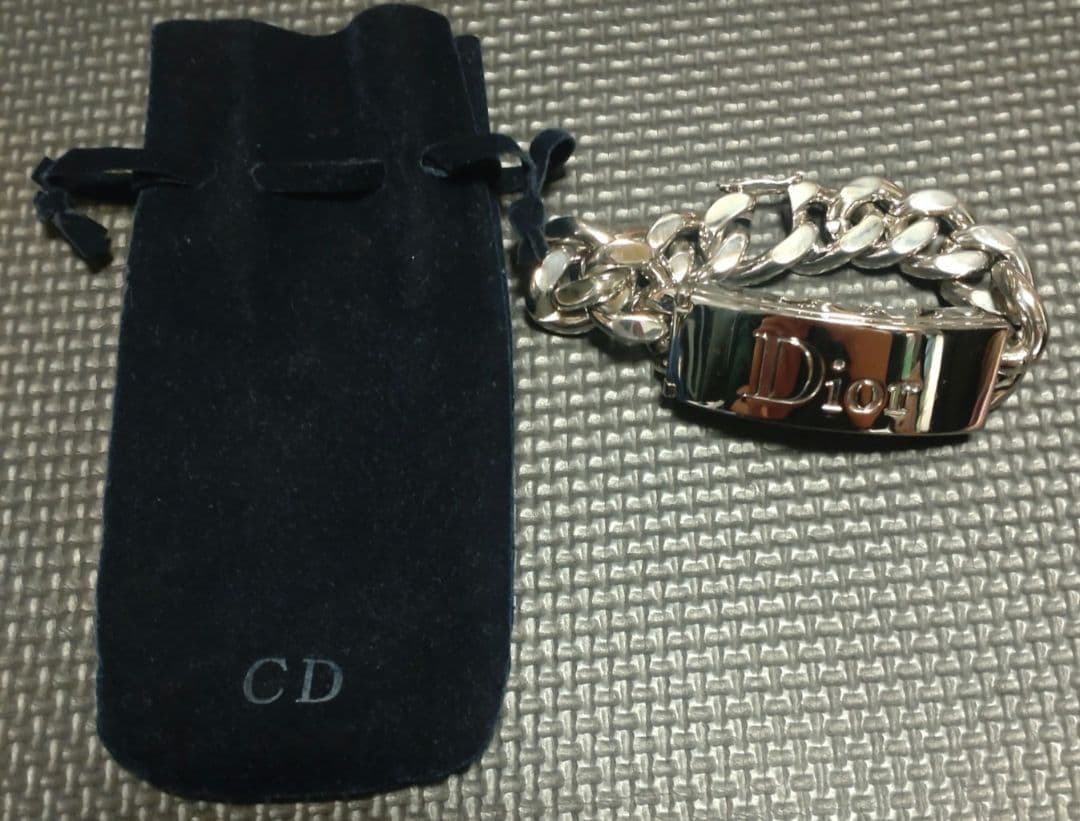 週末限定値下げ　Dior リップブレスレット