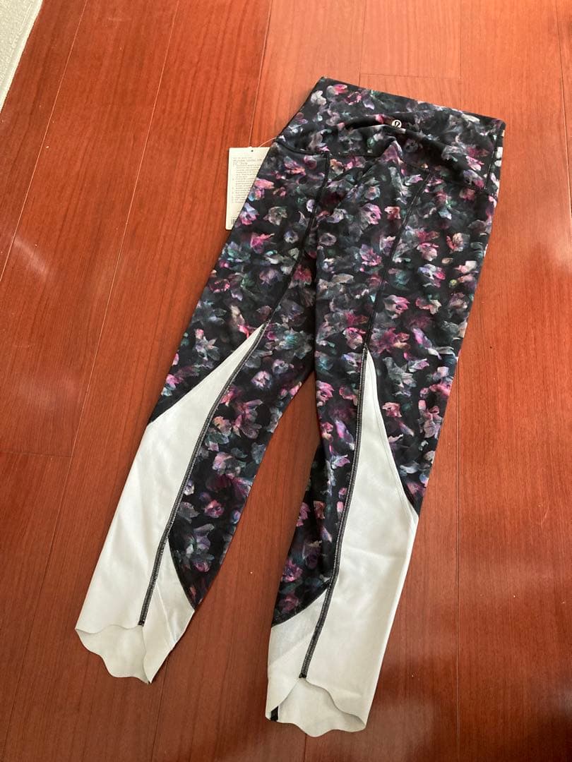 【レア】新品タグ付き　wundr　under　Crop　レギンス パンツ 4