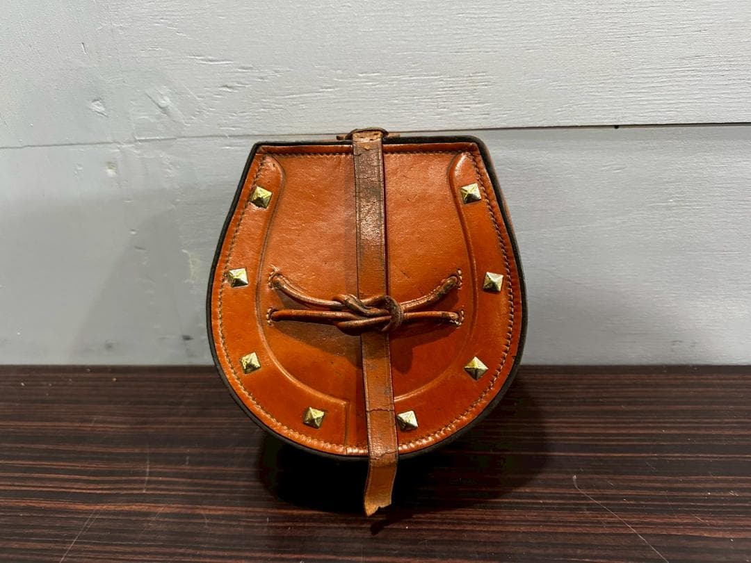 馬具 馬蹄入れ 換え襟入れ 馬蹄型 収納 BOX ボックス 箱 RW742