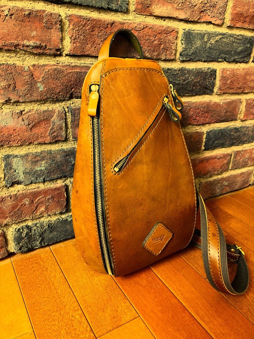 HERZ ヘルツ トリプルファスナーボディバッグ F3