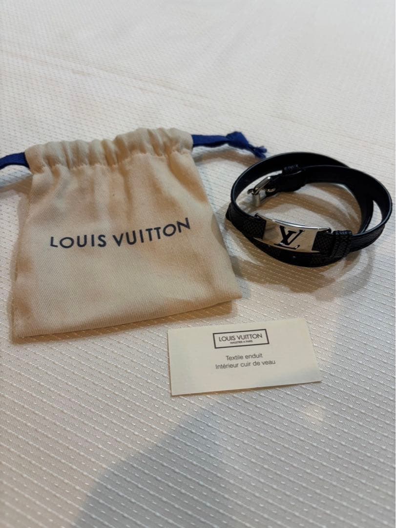 Louis Vuitton ブラック レザーバングル