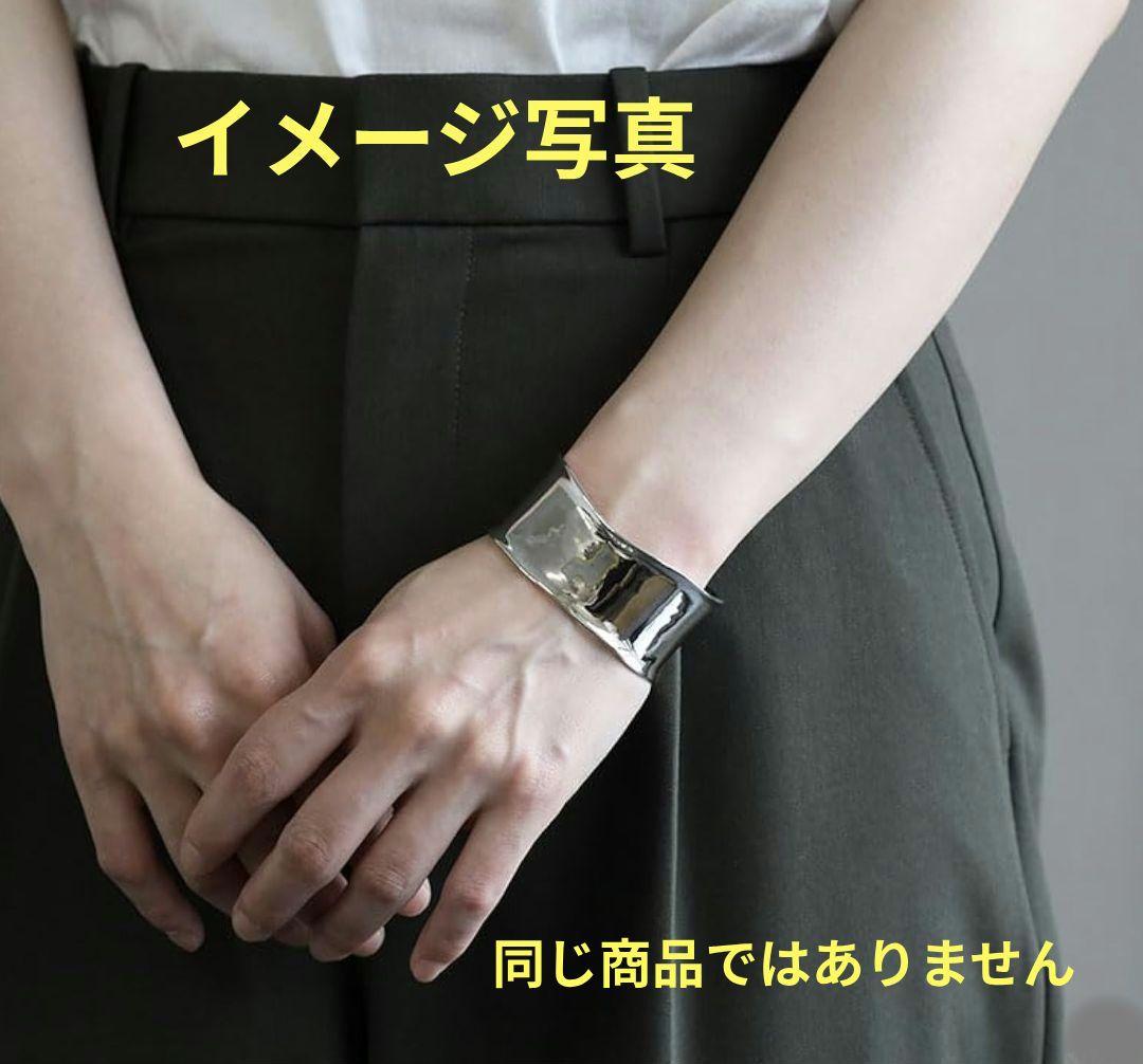 素晴らしい存在感、お洒落度高いシルバーバングル★ハンドメイド