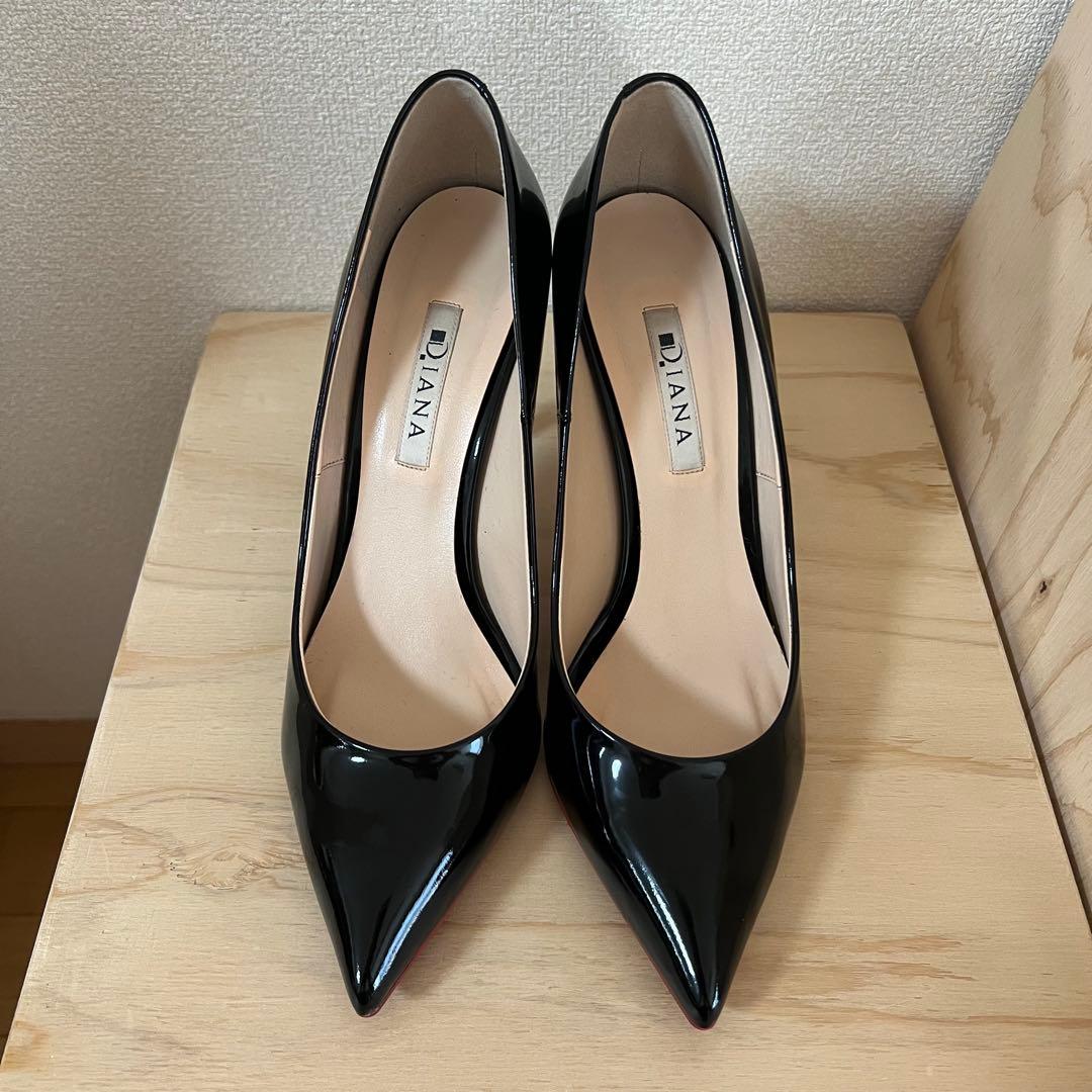 【美品】DIANA ブラック ポインテッドトゥハイヒール レッドソールエナメル