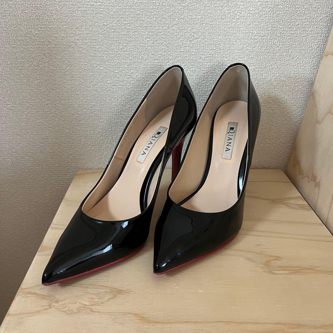 【美品】DIANA ブラック ポインテッドトゥハイヒール レッドソールエナメル