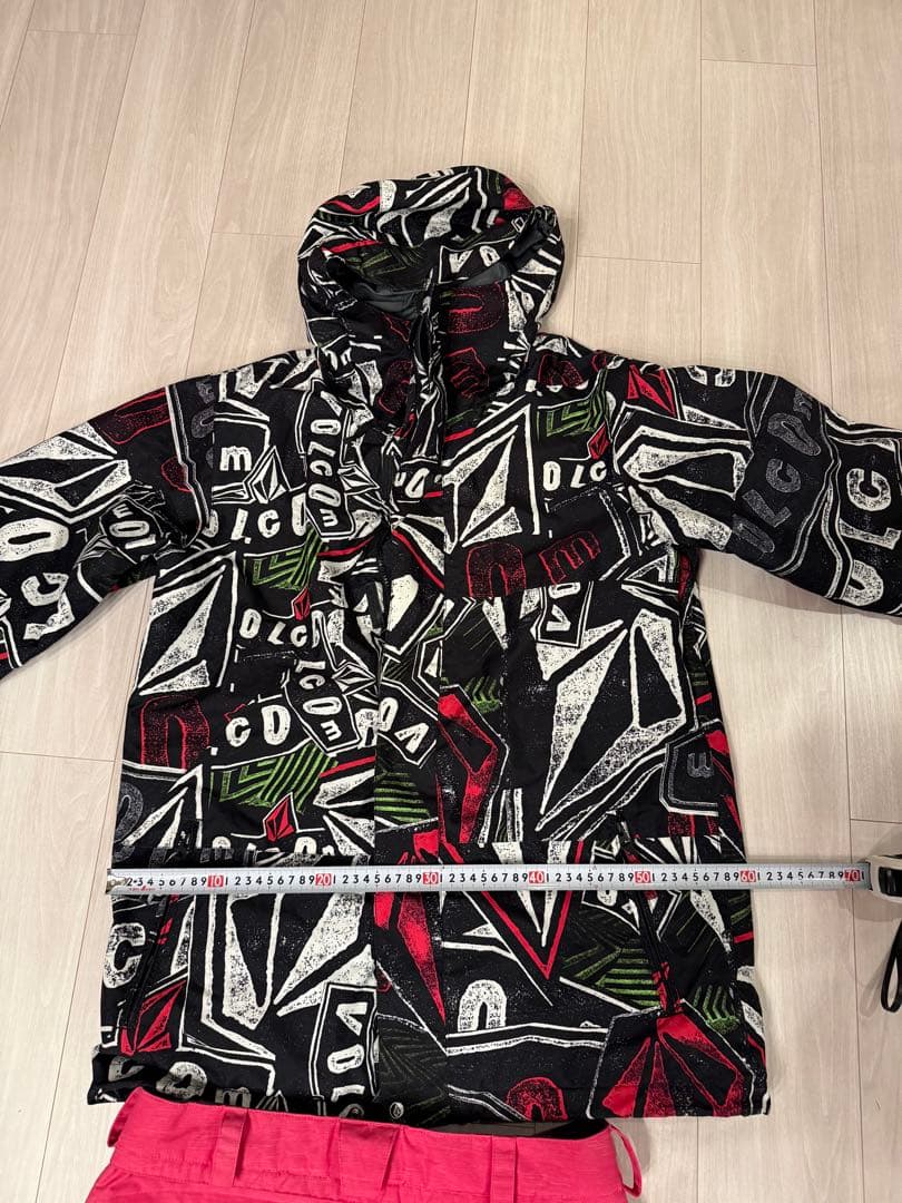 &*i様 VOLCOM スノーボードウェア メンズ上下セットM〜L相当