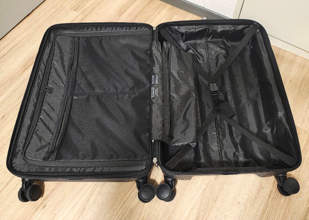 AMERICAN TOURISTER 中型キャリーケース ブラック【中古美品】