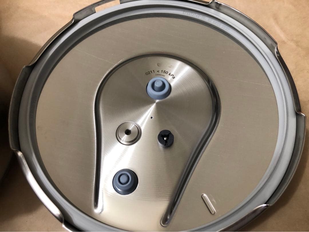 未使用　圧力鍋 WMF パーフェクトウルトラ 4.5L ガラス蓋付き