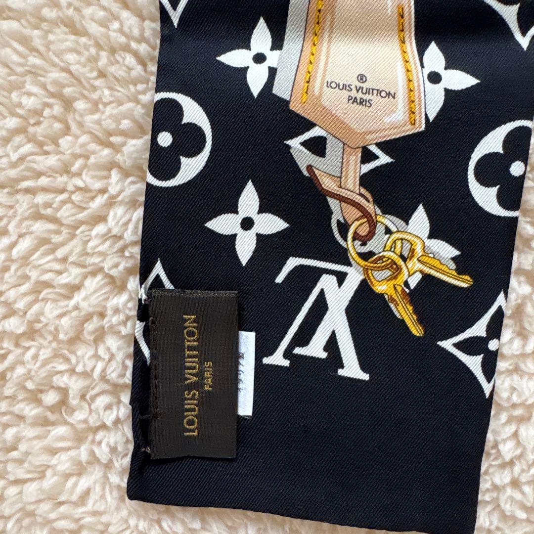 LOUIS VUITTON ロゴ柄 シルクスカーフ
