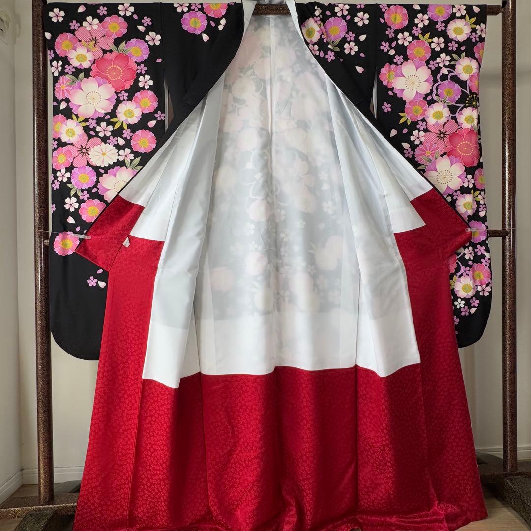 超美品　正絹　現代振袖　成人式　着物　正絹　172 黒　ピンク　刺繍　美しい花柄