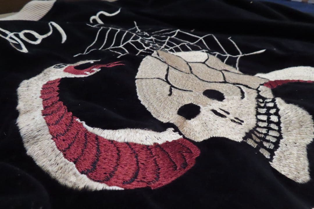 花旅楽団　スカルと蛇刺繍　スカジャン