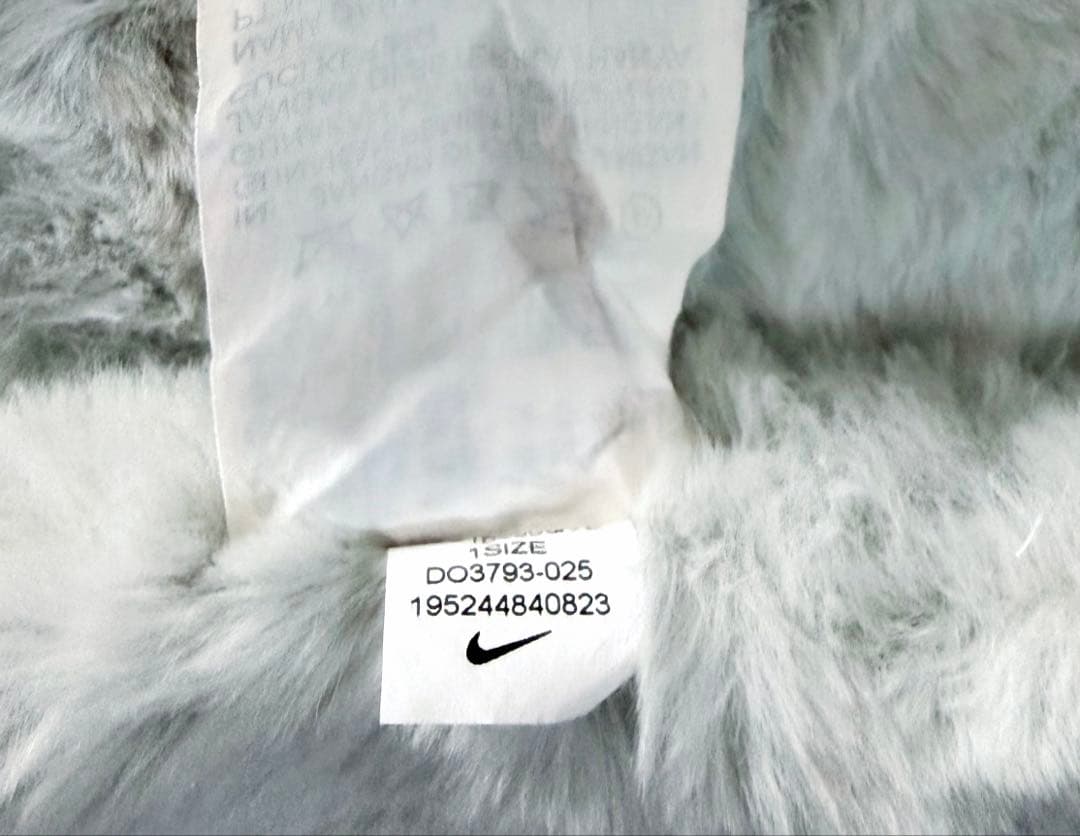 【レア】NIKEフェイクファーブランケット⭐︎毛布⭐︎スウッシュ⭐︎水色⭐︎ライトブルー