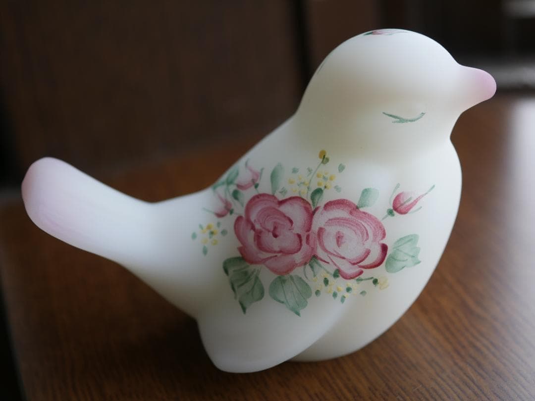 フェントン ペイント付き小鳥フィギュリン （９５周年記念・タグ無し）