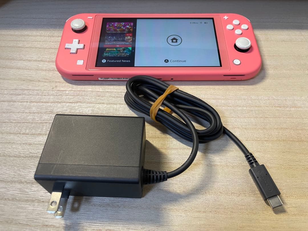 Nintendo Switch Lite ピンク 本体 充電器とケース付き！！！