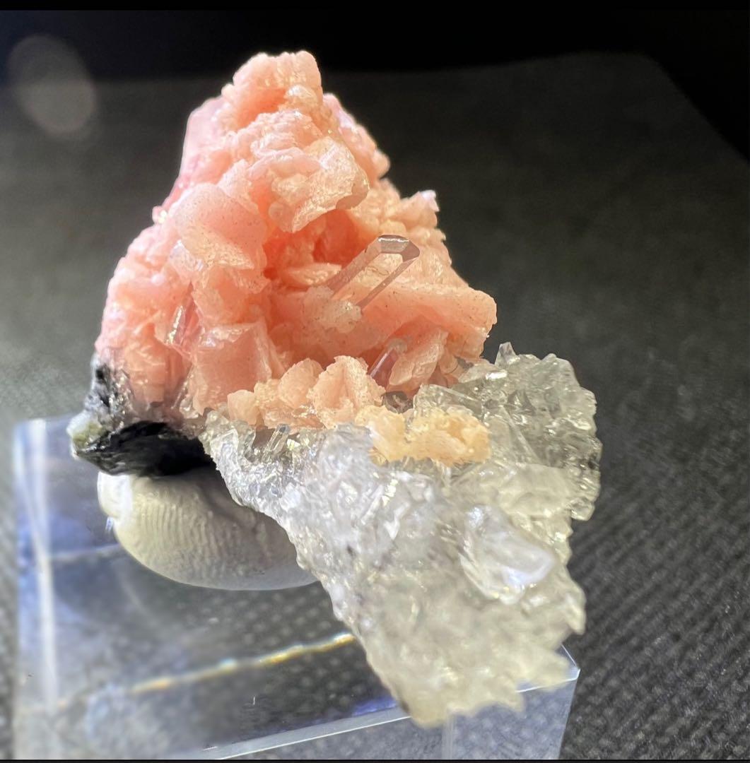 中国　広西チワン族自治区産　クォーツクラスター共生ロードクロサイト