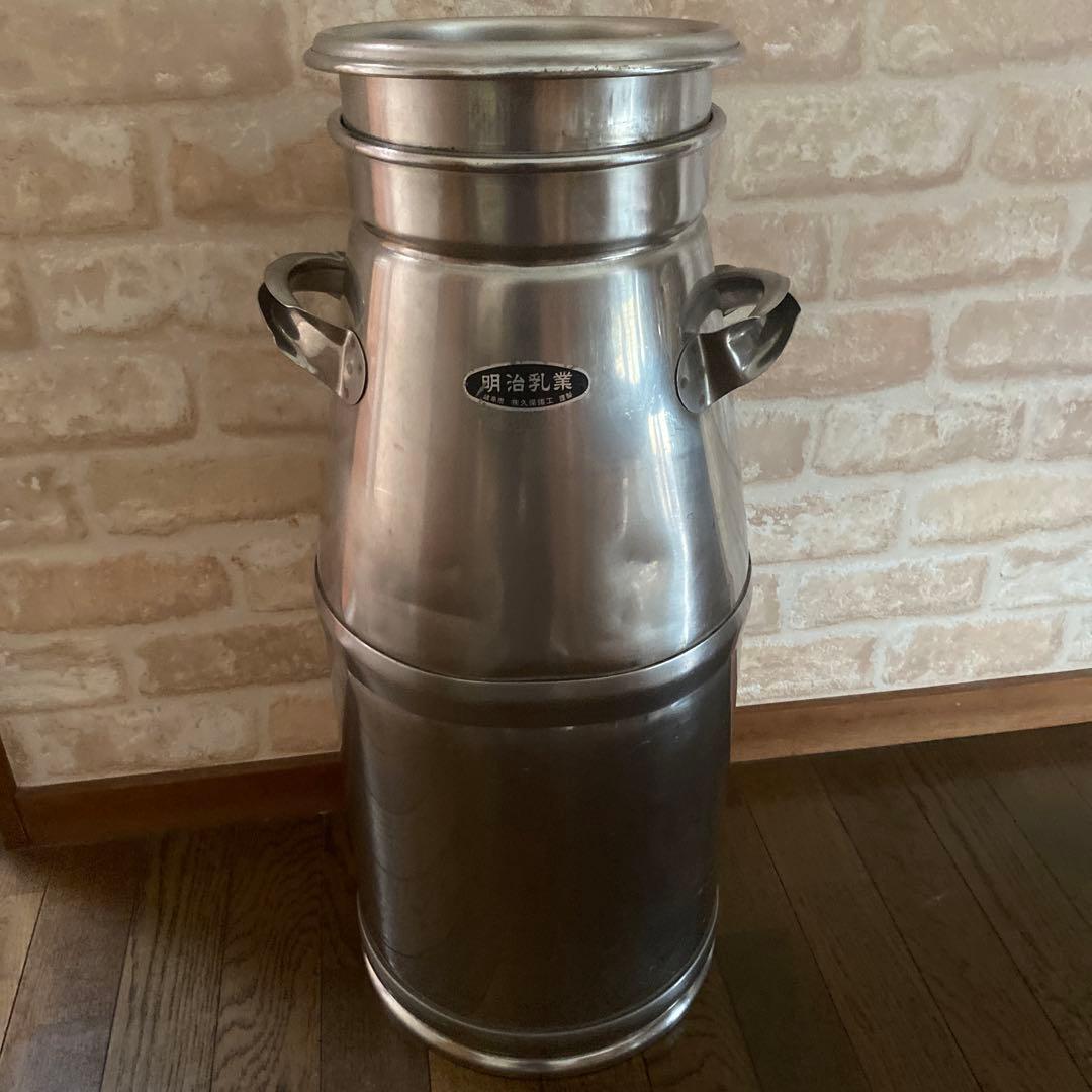 明治乳業　ミルク缶
