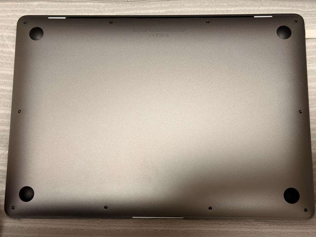 M1 MacBook Air 13インチ　スペースグレー