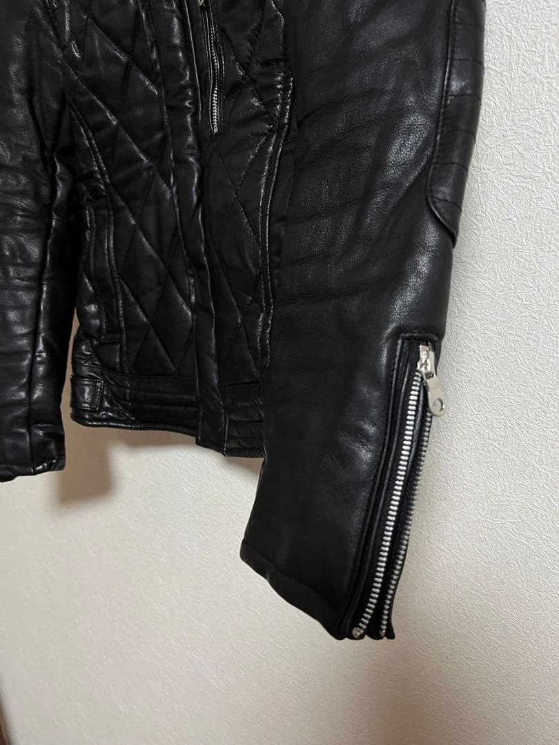 美品 VANQUISH レザージャケット 中綿 キルティング 羊革 黒 S