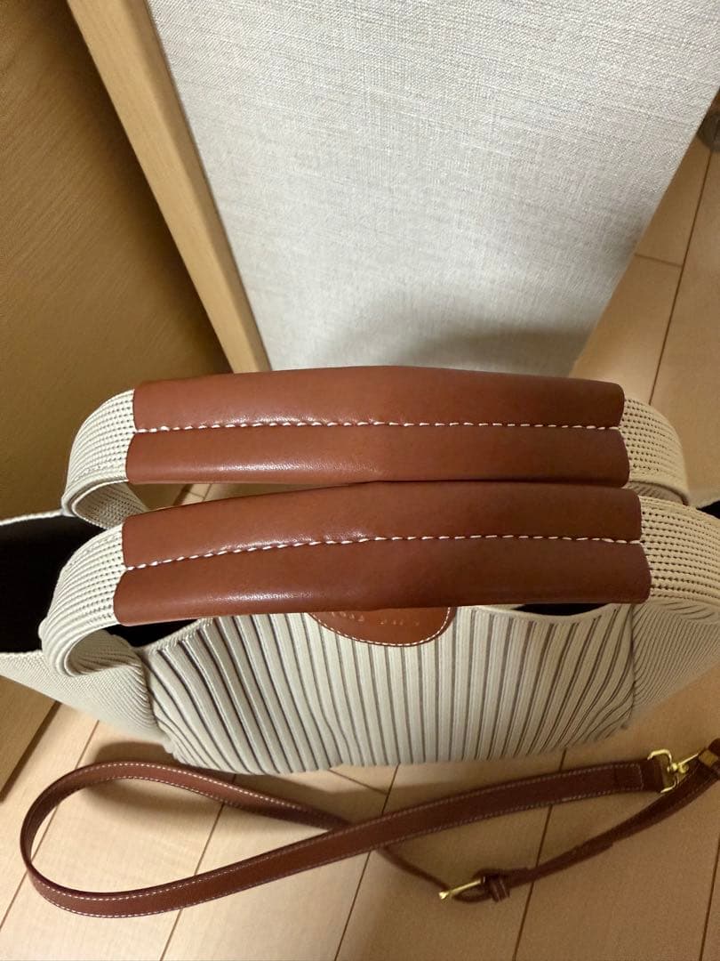 ほぼ未使用 qbag トリコット コロネット トープ