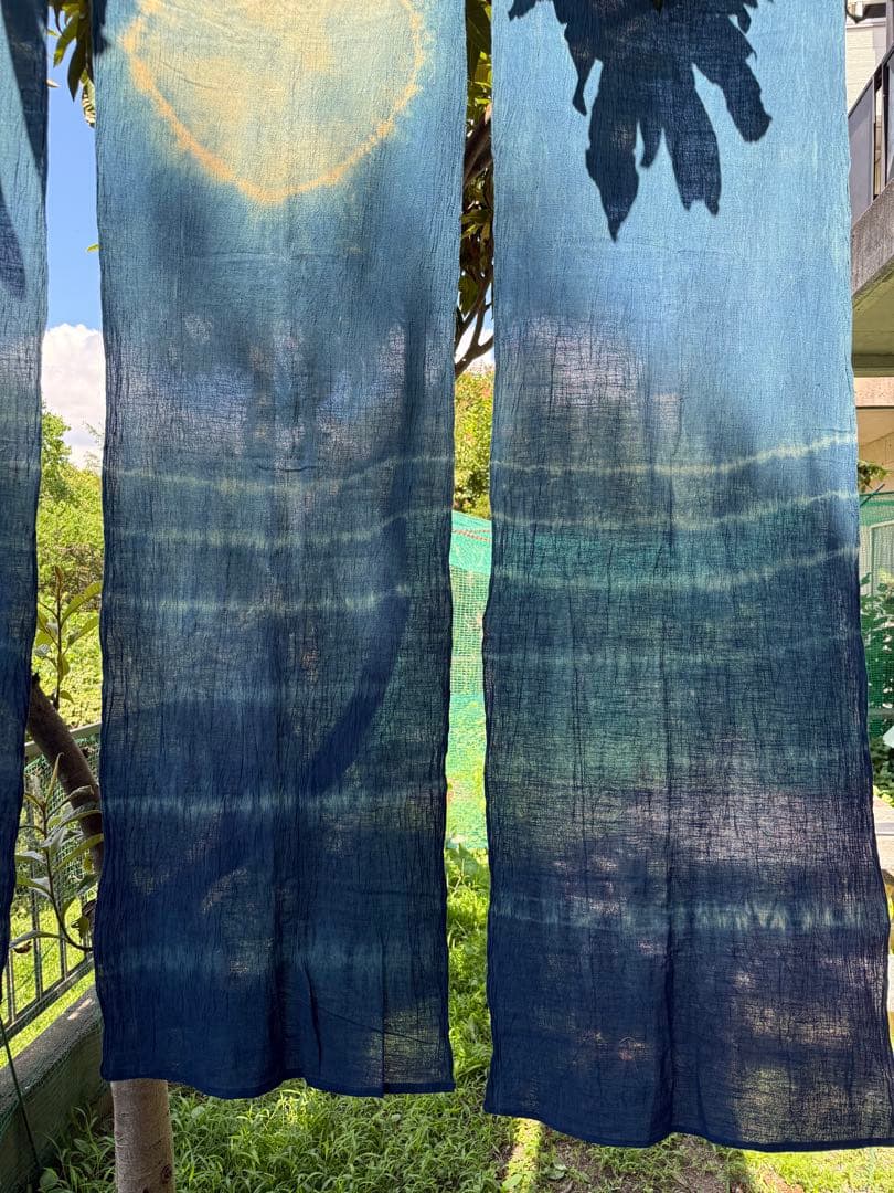 ◯特大の、藍手染め暖簾、綿100% タテ、ヨコ、2m弱(64cm X 3枚組)