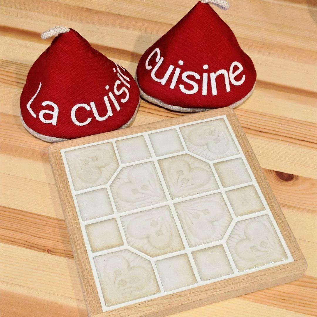 ★本日迄★ルクルーゼ14cm鍋　変え鍋ツマミ　タイル鍋敷き　鍋つかみ　おまけ付き