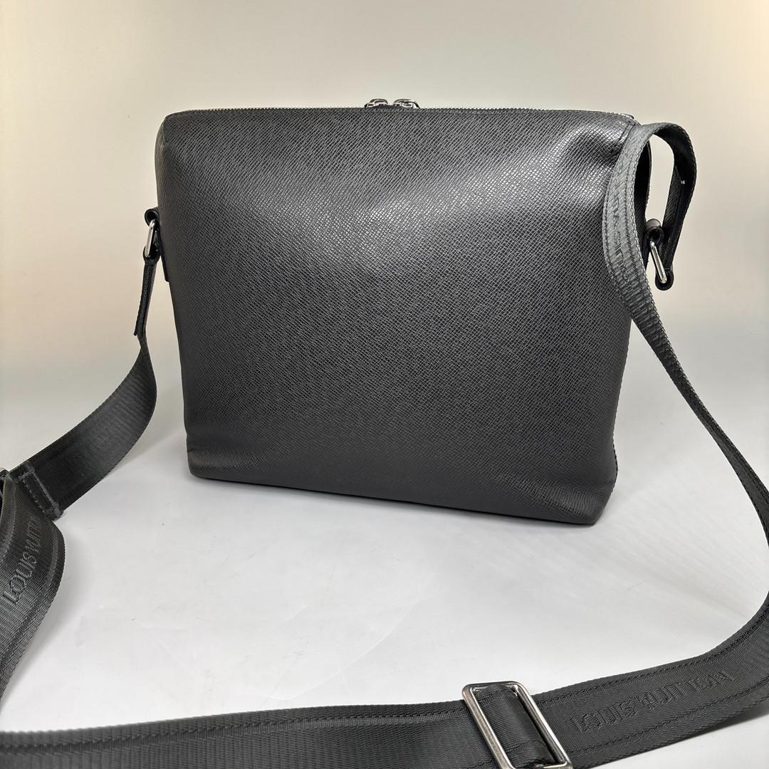 超極美品 ルイヴィトン ショルダーバッグ メッセンジャー グリゴリ タイガ