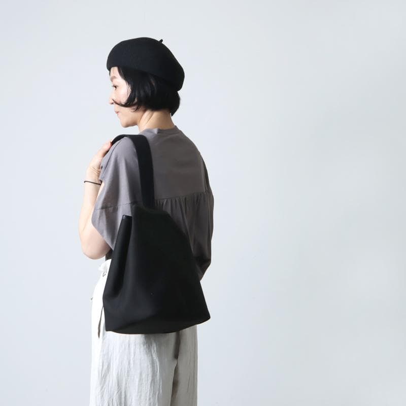 Brady ワンショルダーバック　taw