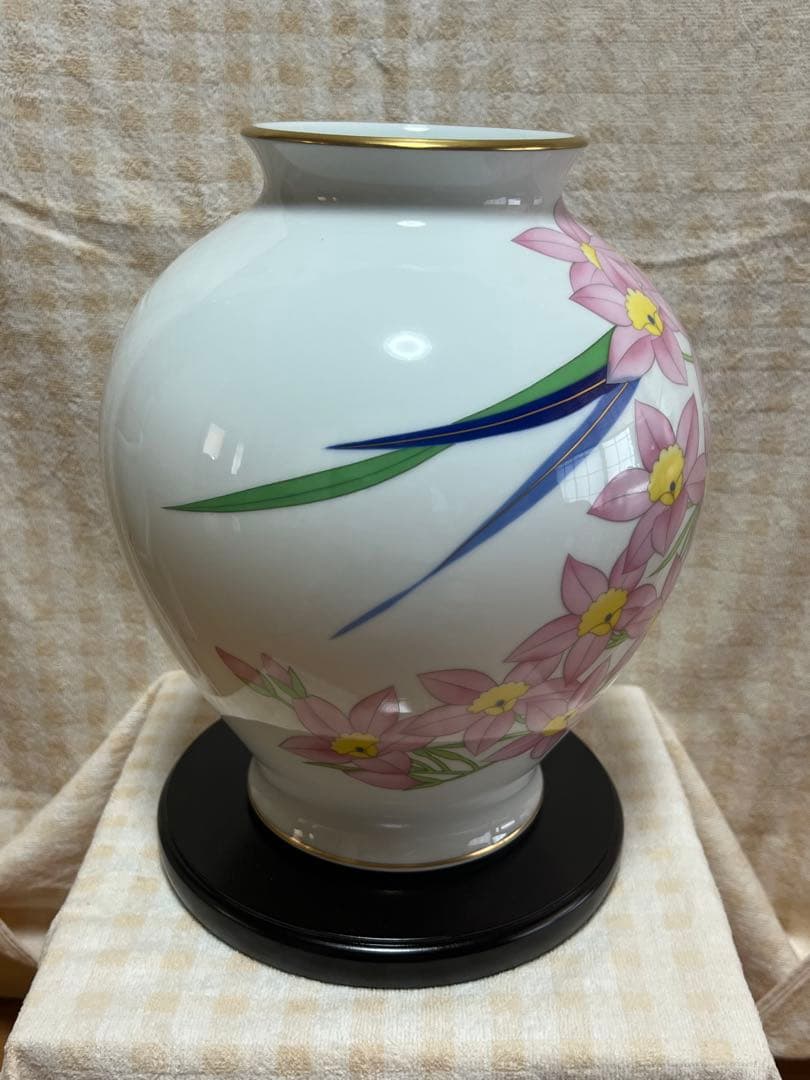 香蘭社　洋蘭　花瓶（専用木製花台付き）