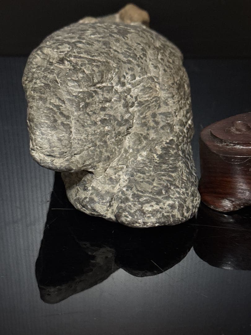 極上 瀬田石 水石 蟹肌 観音像型 瀬田川石 置物 唐木台付 盆景 盆栽