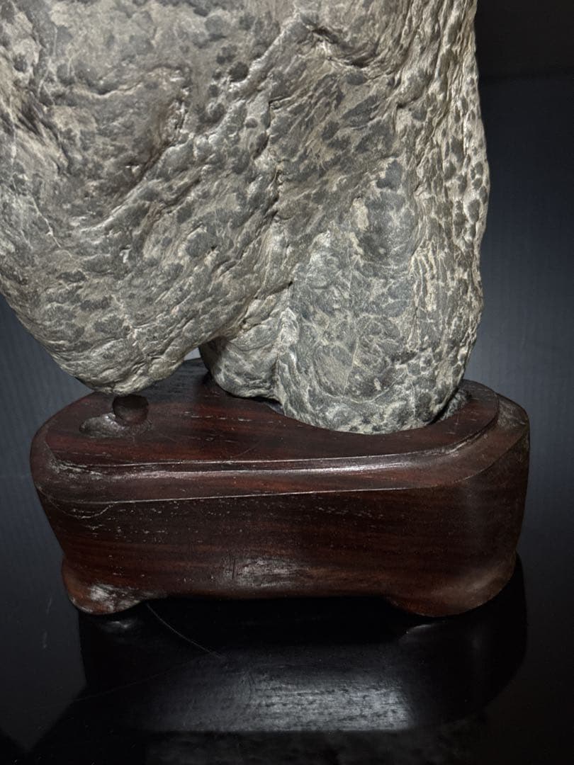 極上 瀬田石 水石 蟹肌 観音像型 瀬田川石 置物 唐木台付 盆景 盆栽