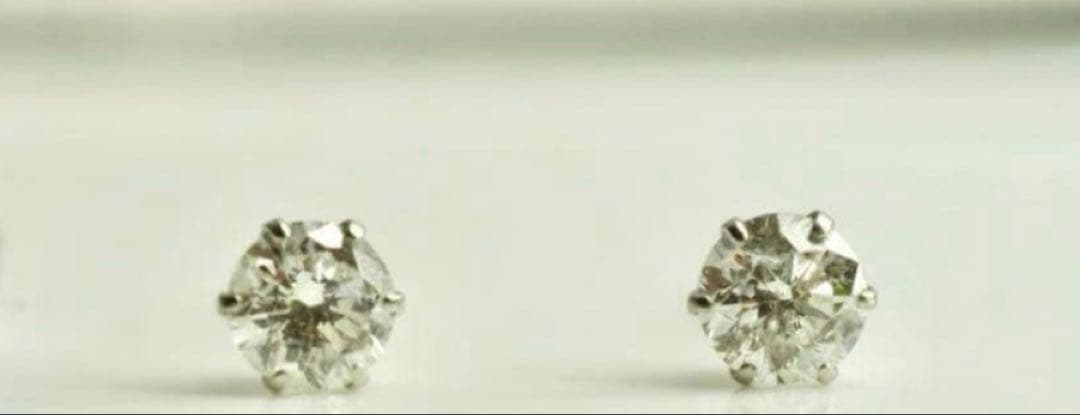 P900ダイアモンドピアス