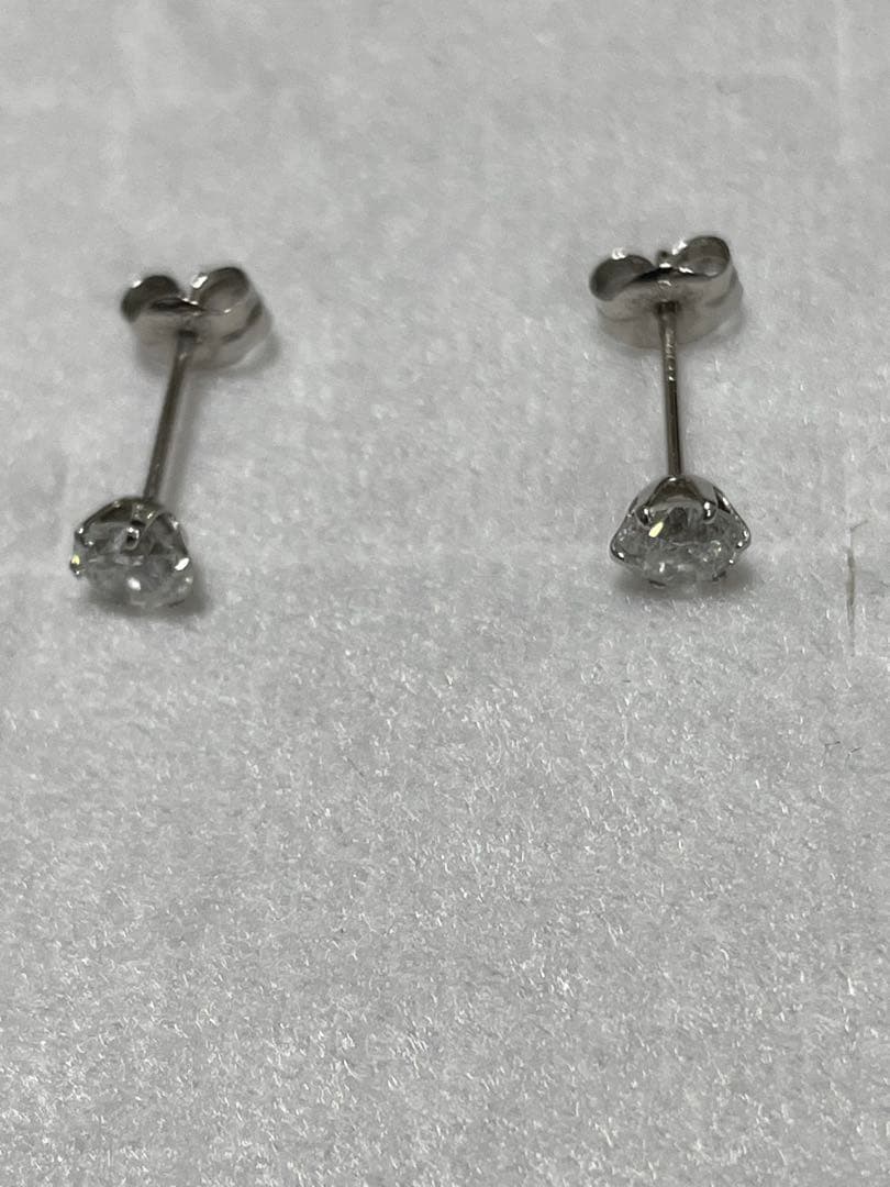 P900ダイアモンドピアス