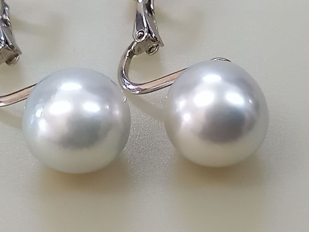 イヤリング　PT900　南洋真珠　グレーパール　10㎜