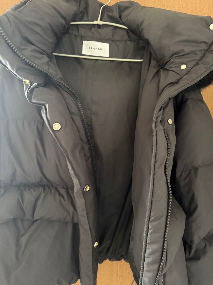FRAY I.D フードファーショートダウンコート 2025年