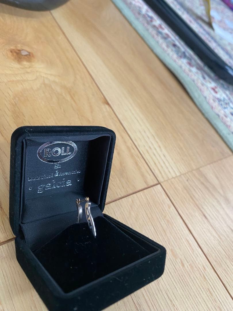 ROIL 馬蹄型シルバーピアス(片耳用)