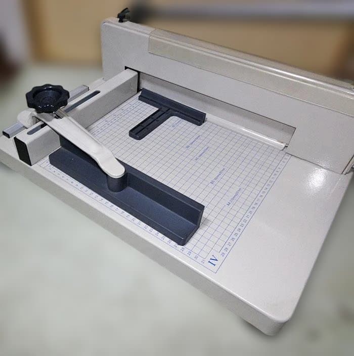 業務用 ペーパーカッター A4 大型裁断機　　動作確認済み