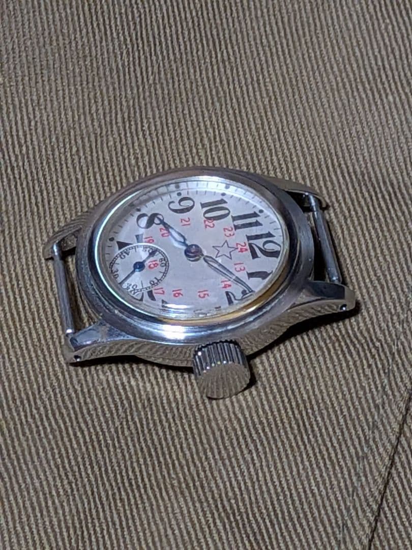 日本軍　陸軍　将校　腕時計　防塵　防湿　二重ガラス　レプリカ　電池式　　可動