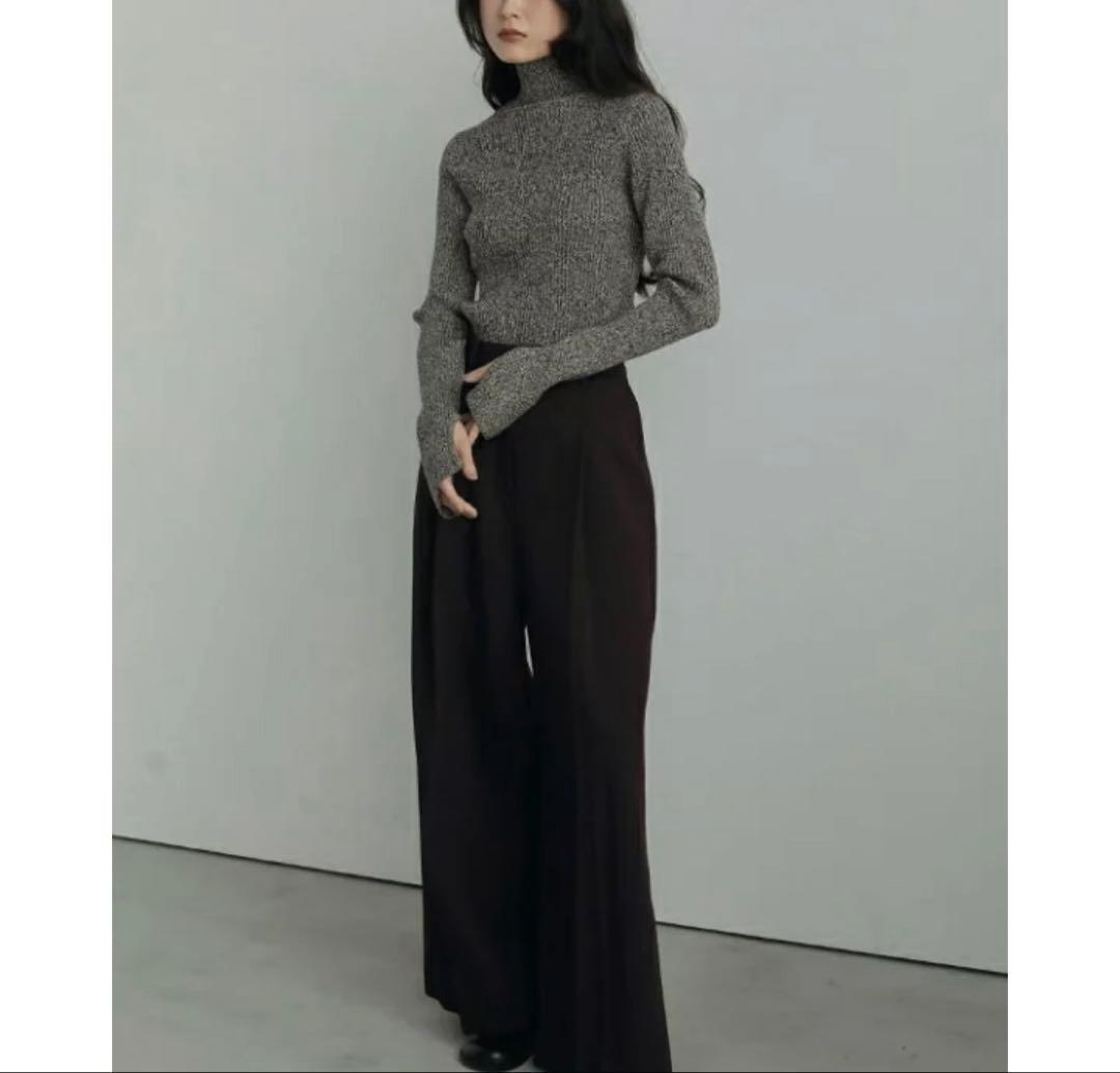 アンヌーク　anuke スリットタートルニット