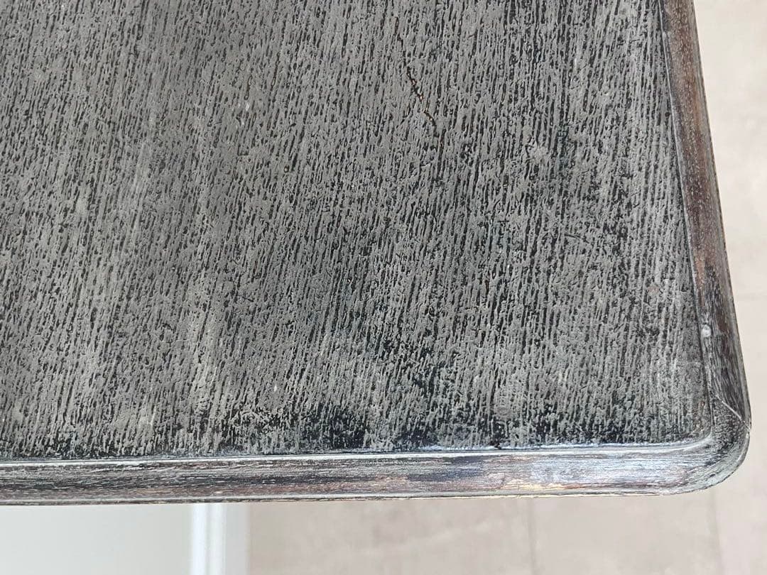 フランスのBLANC D'IVOIREの、小ぶりなチェスト