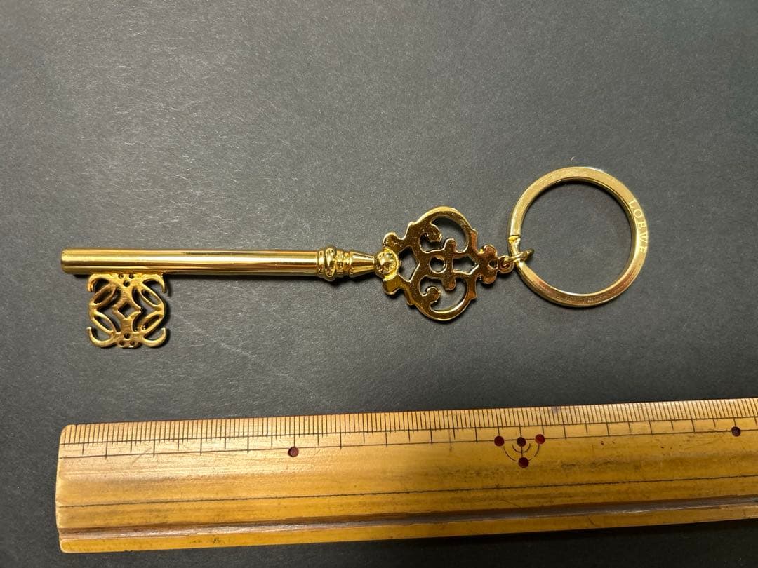 LOEWE ロエベ 鍵型キーリング チャーム