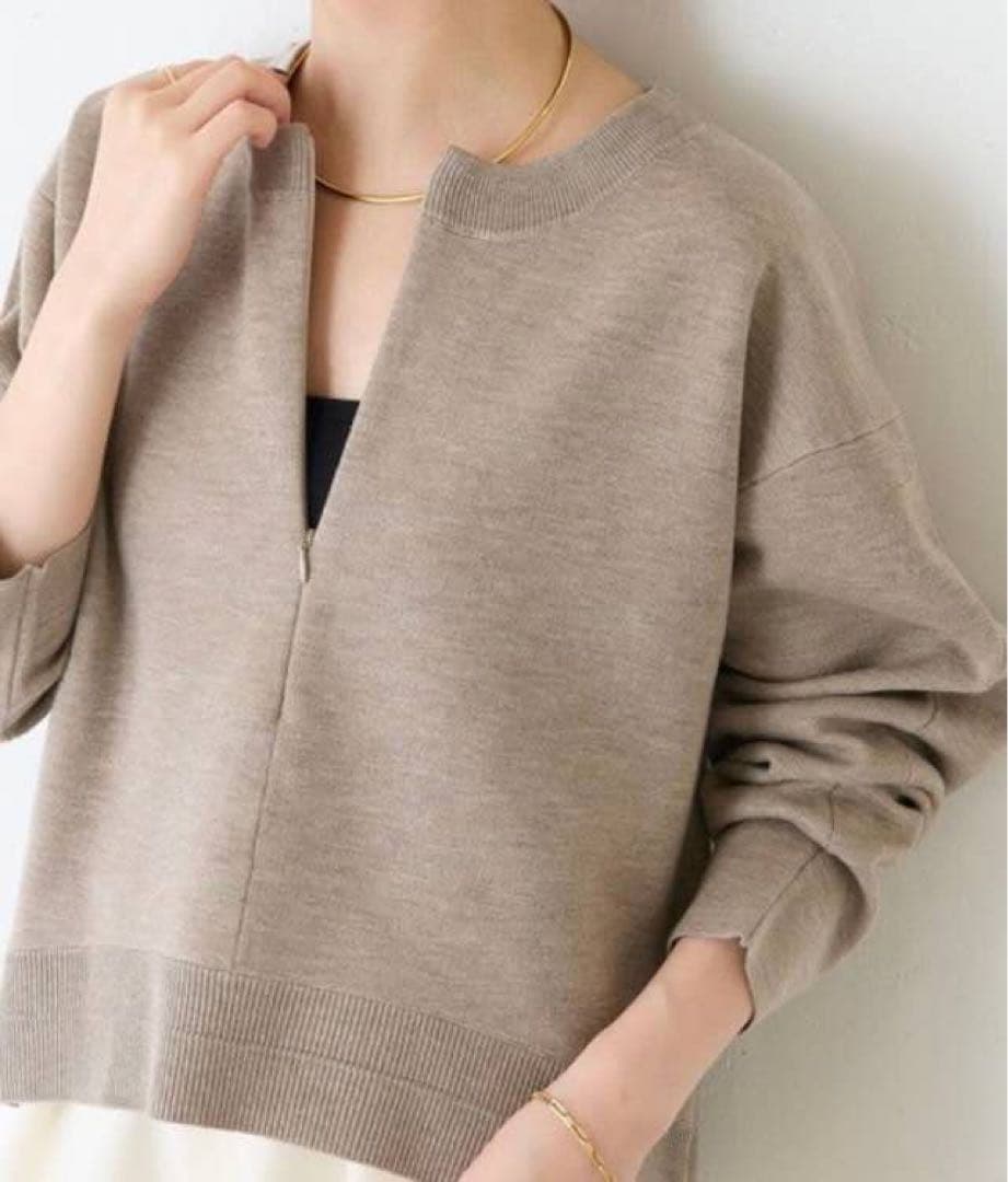 COLLAGE GALLARDAGARANTEスウェットライクラウンドヘムニット