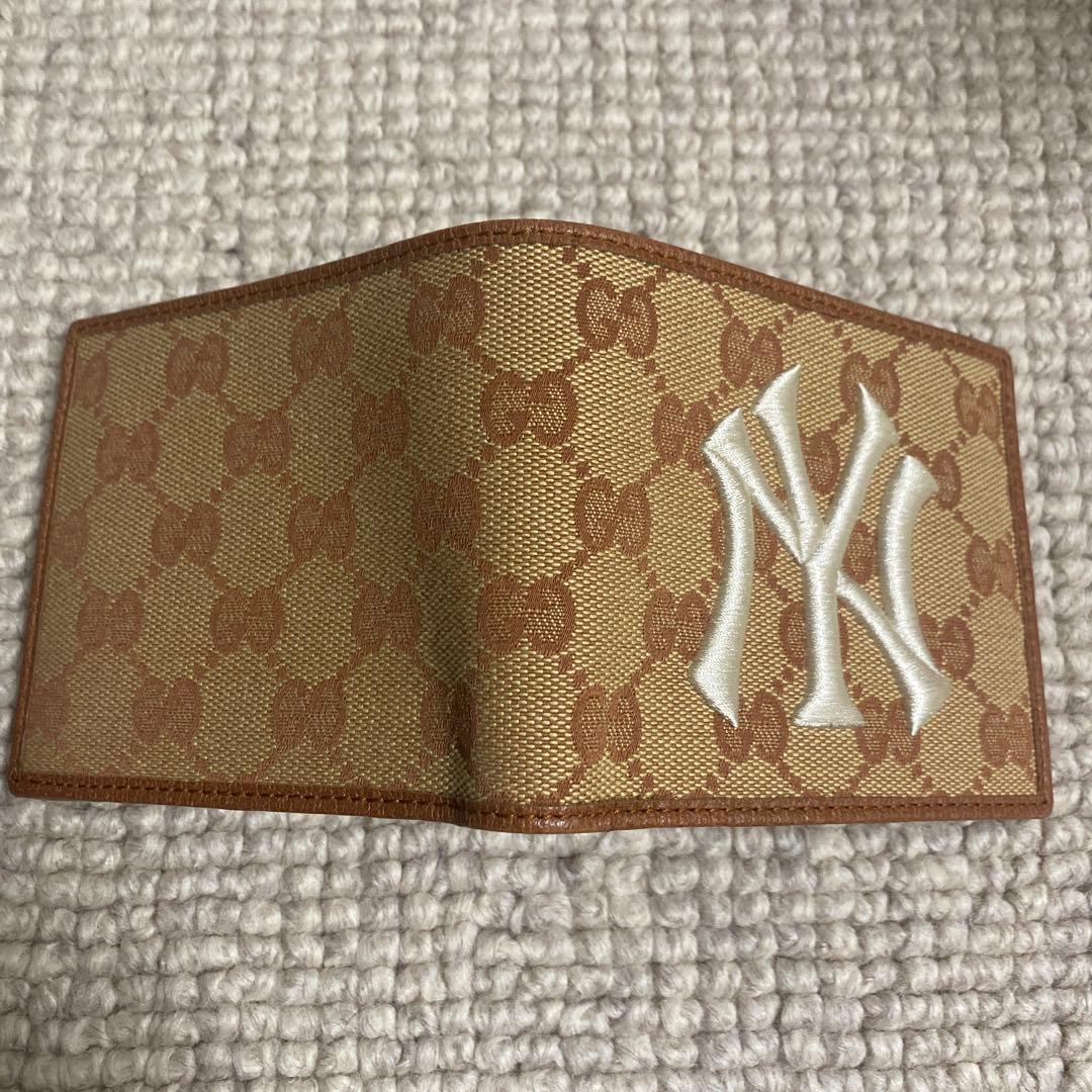 GUCCI ニューヨーク・ヤンキース 二つ折り財布