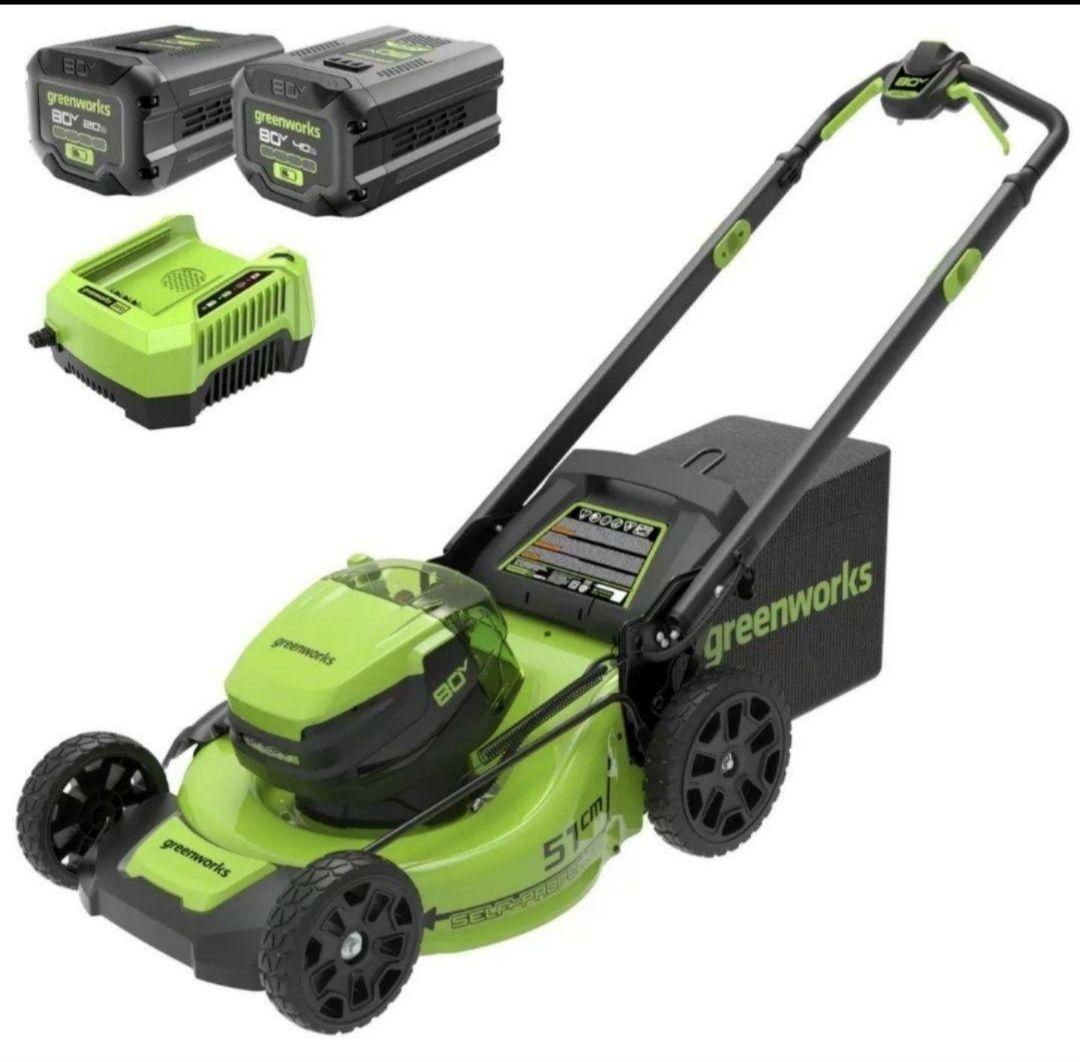 新品のパワフル80V充電自走式芝刈機、草刈りのお悩みスッキリ解消❗